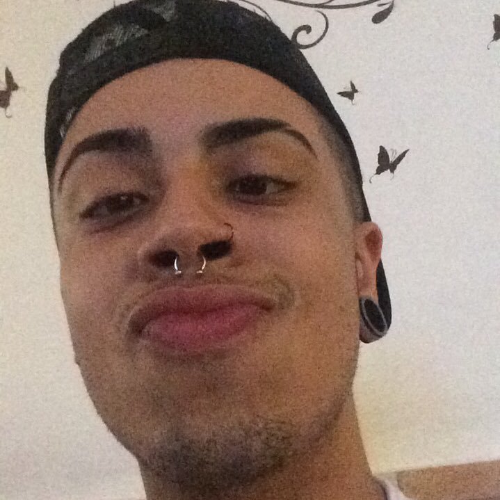 aquinooi's profile picture. 