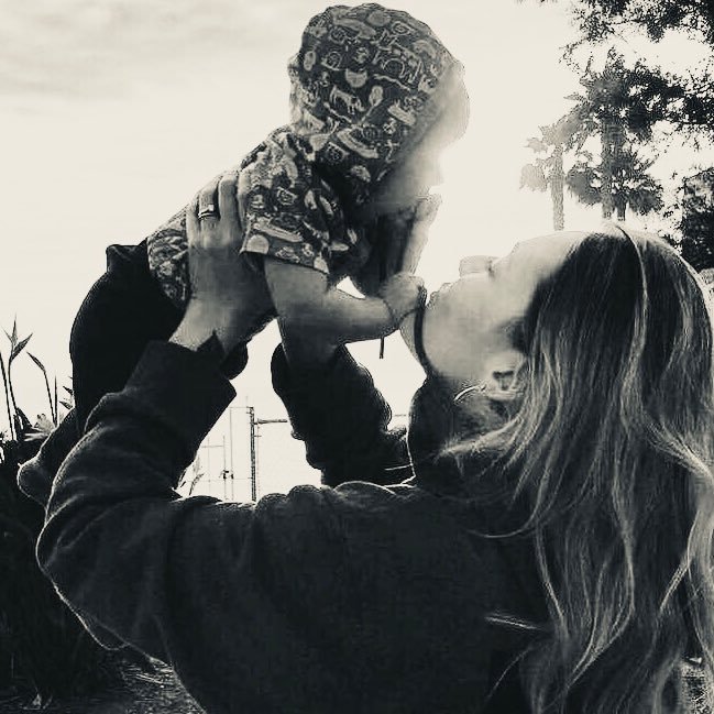 Hairstylist ➡️ #SAHM ➡️ #blogger         Surviving in the #BayArea on ☝️ income and doing so as healthily as possible. One infant. One toddler. 23 months apart.