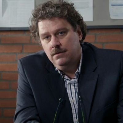 Directeur OBS De Klimop. Grappenmaker maar weet wanneer hij moet stoppen. *parodie