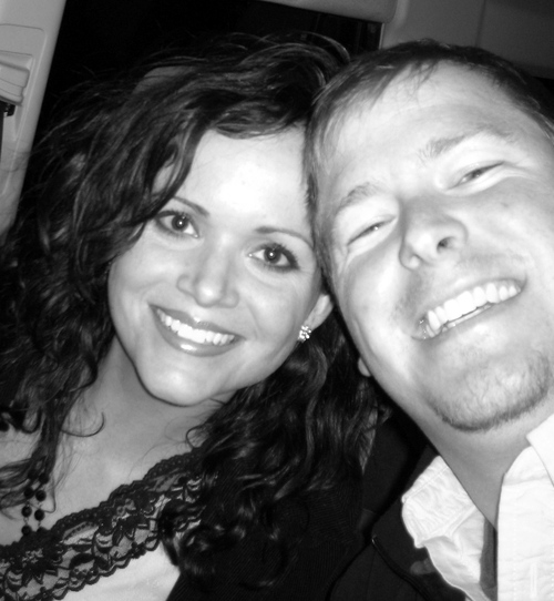 Four kids, a hub, a sis, a mom and a bunch of other peeps make me thank Jesus everyday...love laughing and snorting when I'm laughing...its hereditary and funny