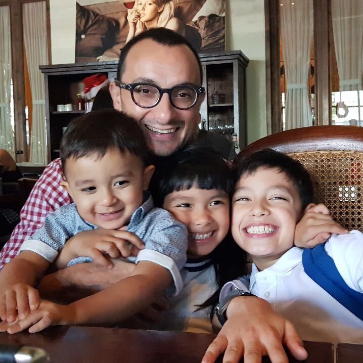 Luxury Hospitality Executive. Proud father of 3. Passionate about always aiming higher. Ironman 70.3.