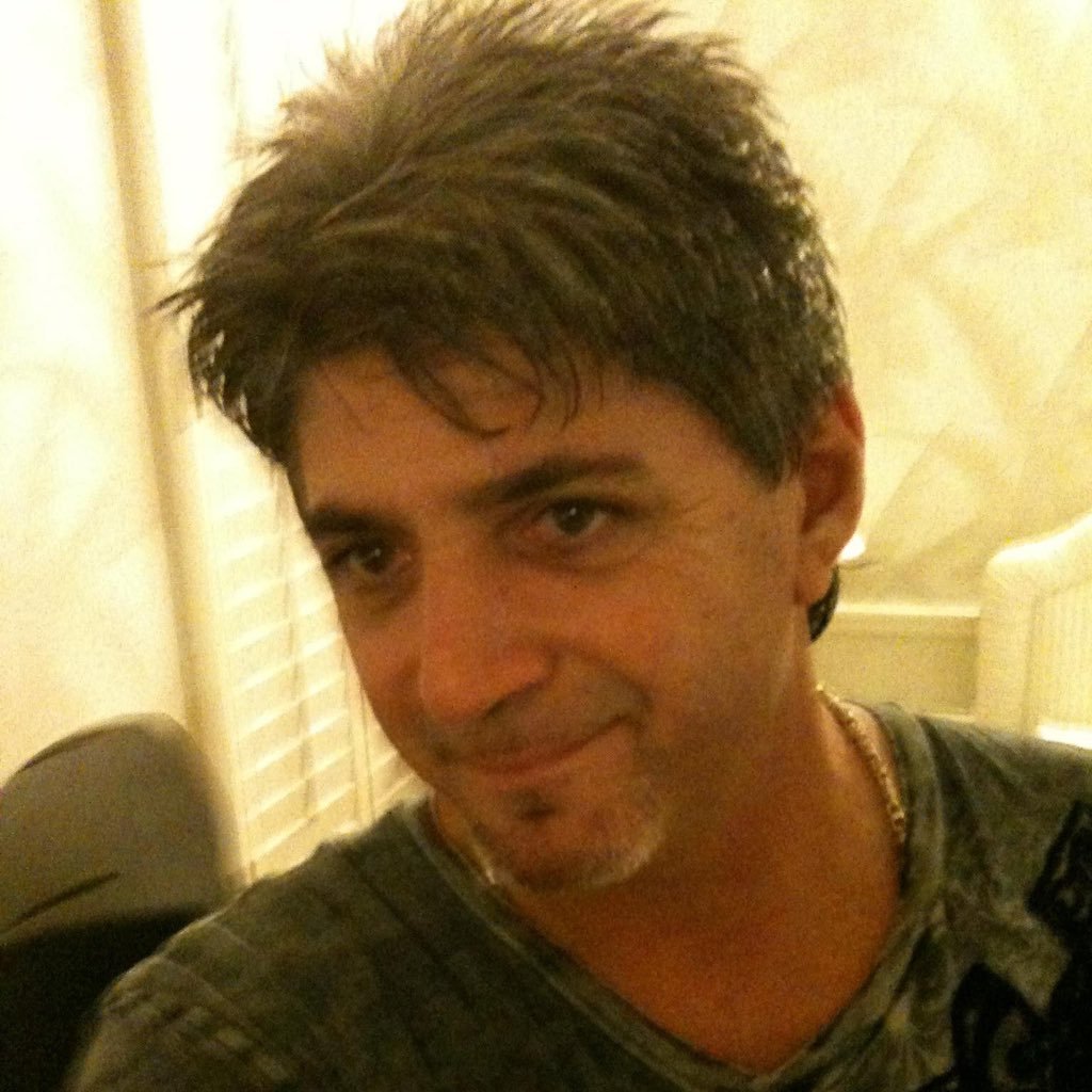 vintagestrats's profile picture. owner operator Palmbeachguitars wpb fl authorized gibson guitar service