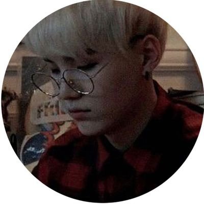 Koreankpop8's profile picture. 
