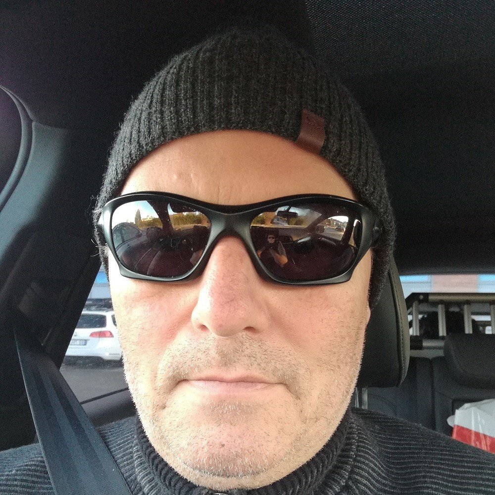 riisras's profile picture. 