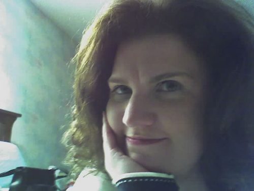 TexasSara72's profile picture. I'm a tiny little woman who can play the guitar really well.