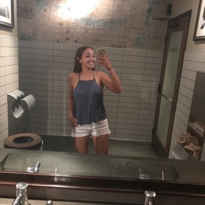 HalleMedici's profile picture. chsn '19 v volleyball v basketball v softball