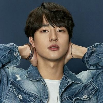 ღ On Twitter Steven Yeun Will Be Starring Alongside Yoo Ah In