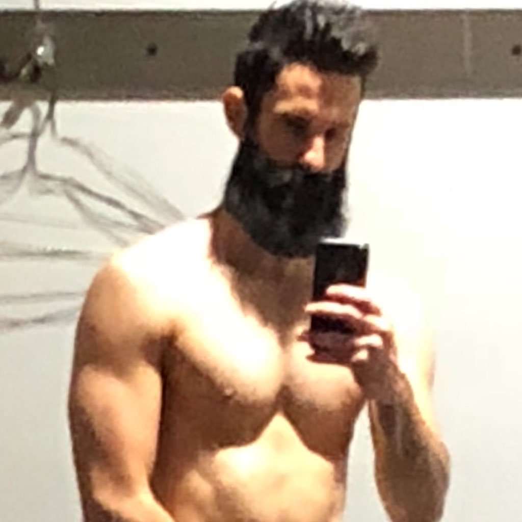 Journalism/ PR Graduate. Certified Personal Trainer. OCR athlete. 32 years old. Brisbane.