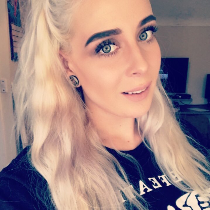runner, gymmer, spinner, party lover, hardcore lover. ig: @emxlxxmxy