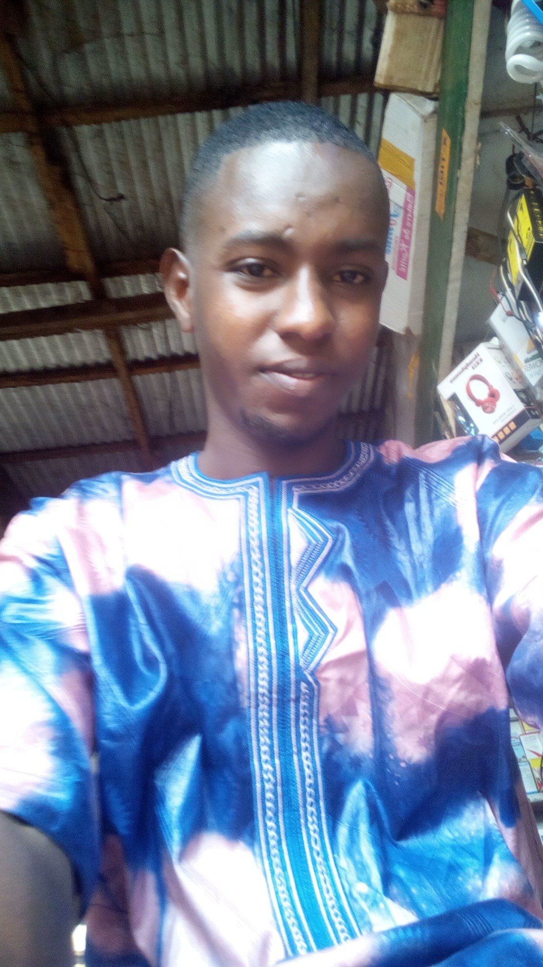 toupe20's profile picture. Je suis guinéen