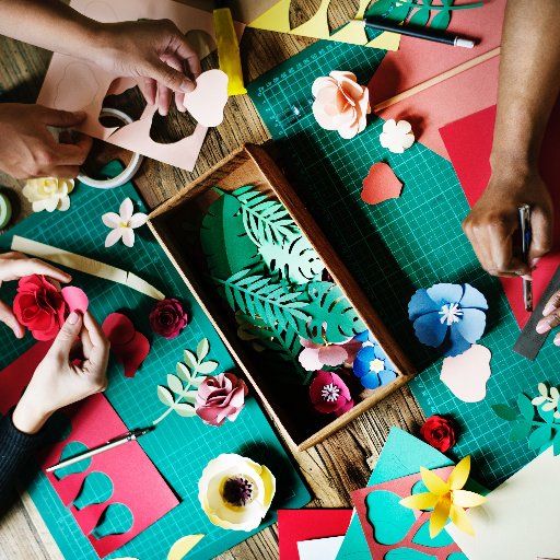 CraftsnCo's profile picture. 