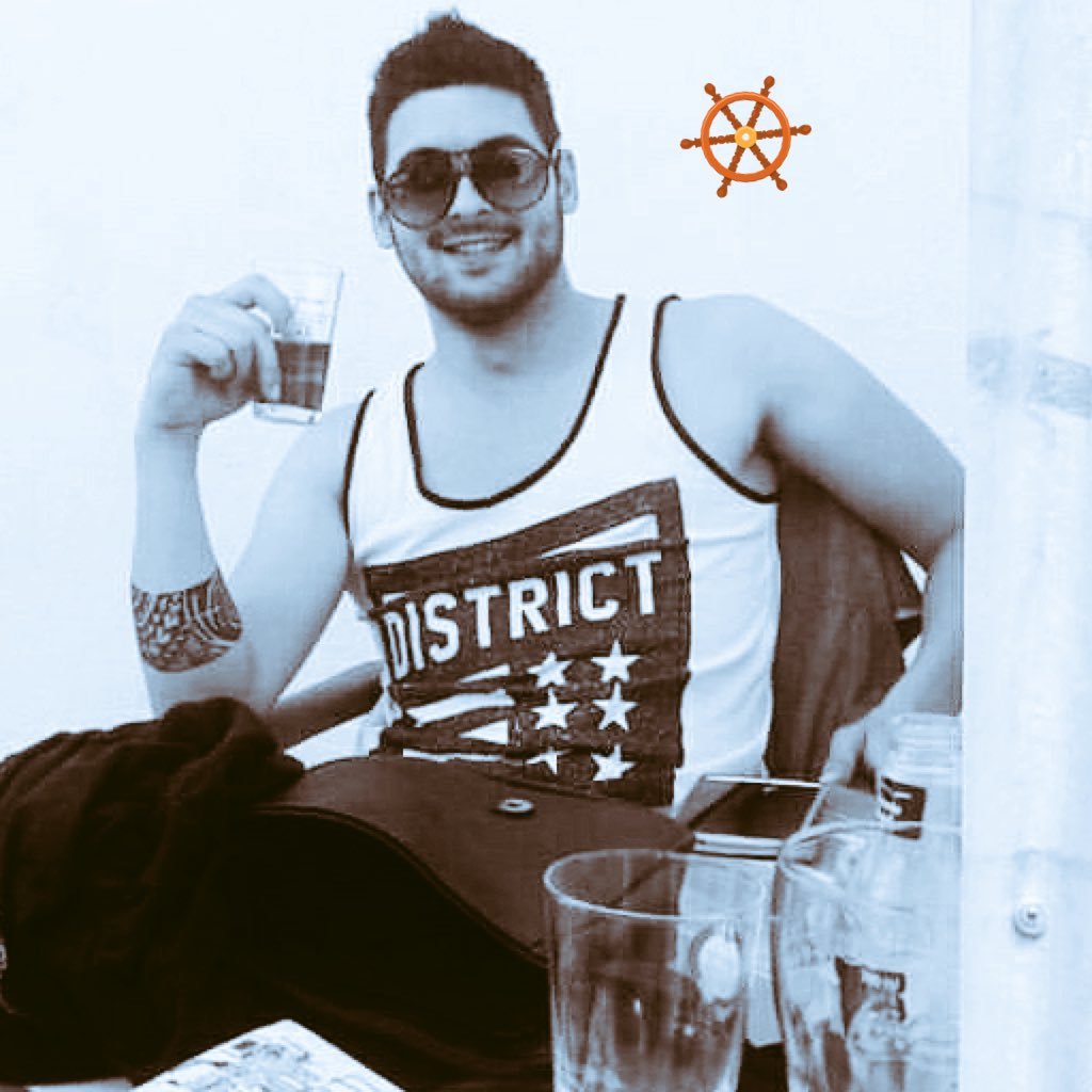 cristian_verdu's profile picture. Mariscal de campo✨💜⚪️RVCF⚪️💜Nacimos hace unos años en Pucela capital 🎶