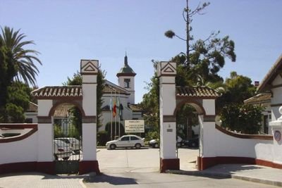 El Hospital Marítimo de Torremolinos es un centro hospitalario del Servicio Andaluz de Salud Torremolinos, junto a las playas de Playamar y Los Álamos.
