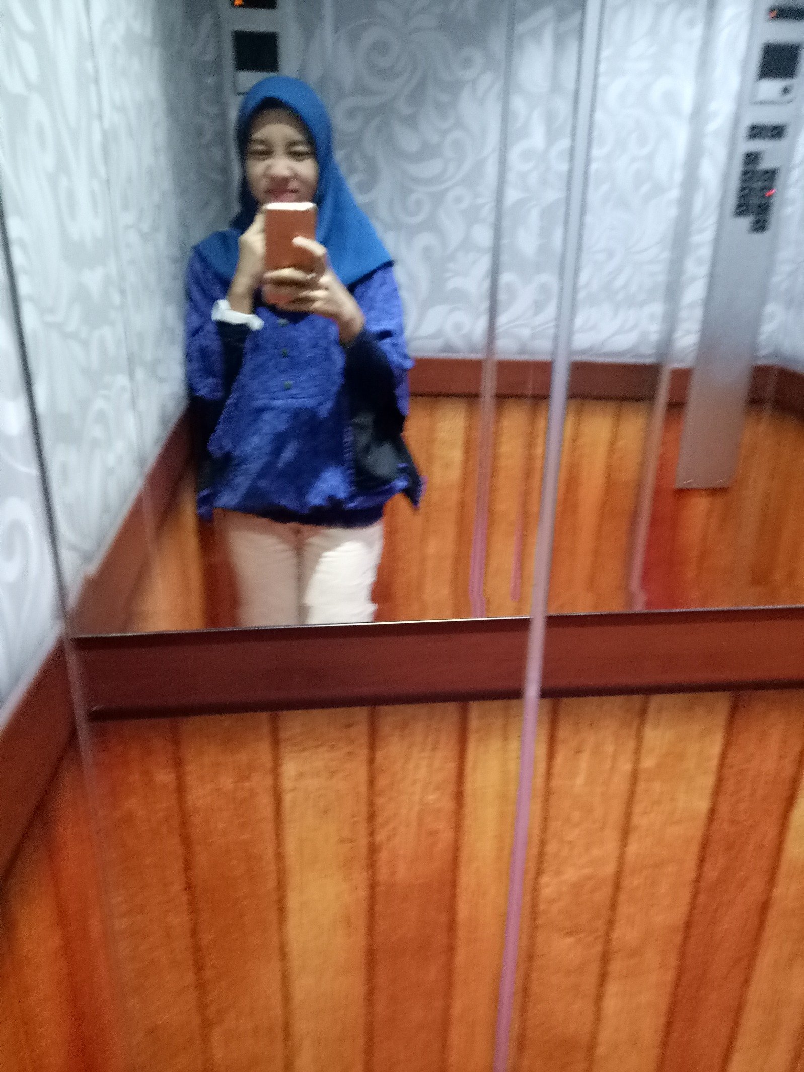 letoile03's profile picture. Life Goes On..