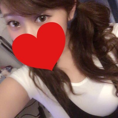 エロ垢作っちゃった😝❤️ ほぼ毎日エッチな画像とかのせてくねー💓w 気に入ってくれたらフォローしてくれると嬉しいなぁー❤️💛💚💙