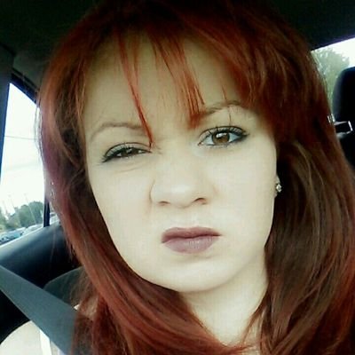 ezzyextacy's profile picture. im a wierdo.. .O