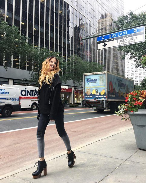 violaloktion_81's profile picture. Digital Entrepreneur, ICO fan. Wish to make a bright future for our planet. Web Dev and hustler. Love #cats, movies and books. Always open for people :)