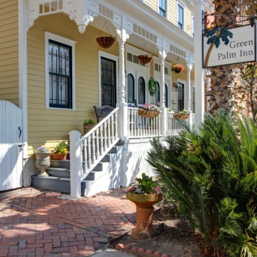 Top-rated historic Savannah GA bed and breakfast inn (4-BR), a favorite for romantic weekends & single travel.