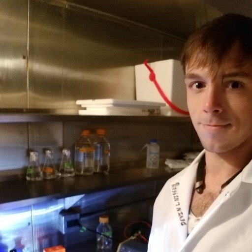 Biochemist, Biophysicist, Molecular Biologist, Army Medical Microbiologist, Army Veteran. Science rules.