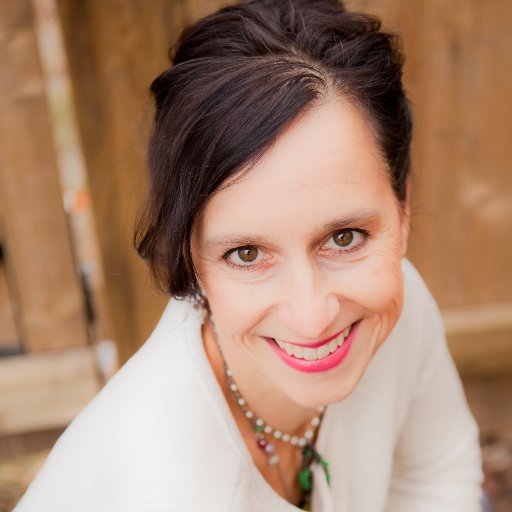 Creative Zippy personality. Engaged in living life through Design, Maker philosophy, STEM, STEAM, Conversation & Dance.