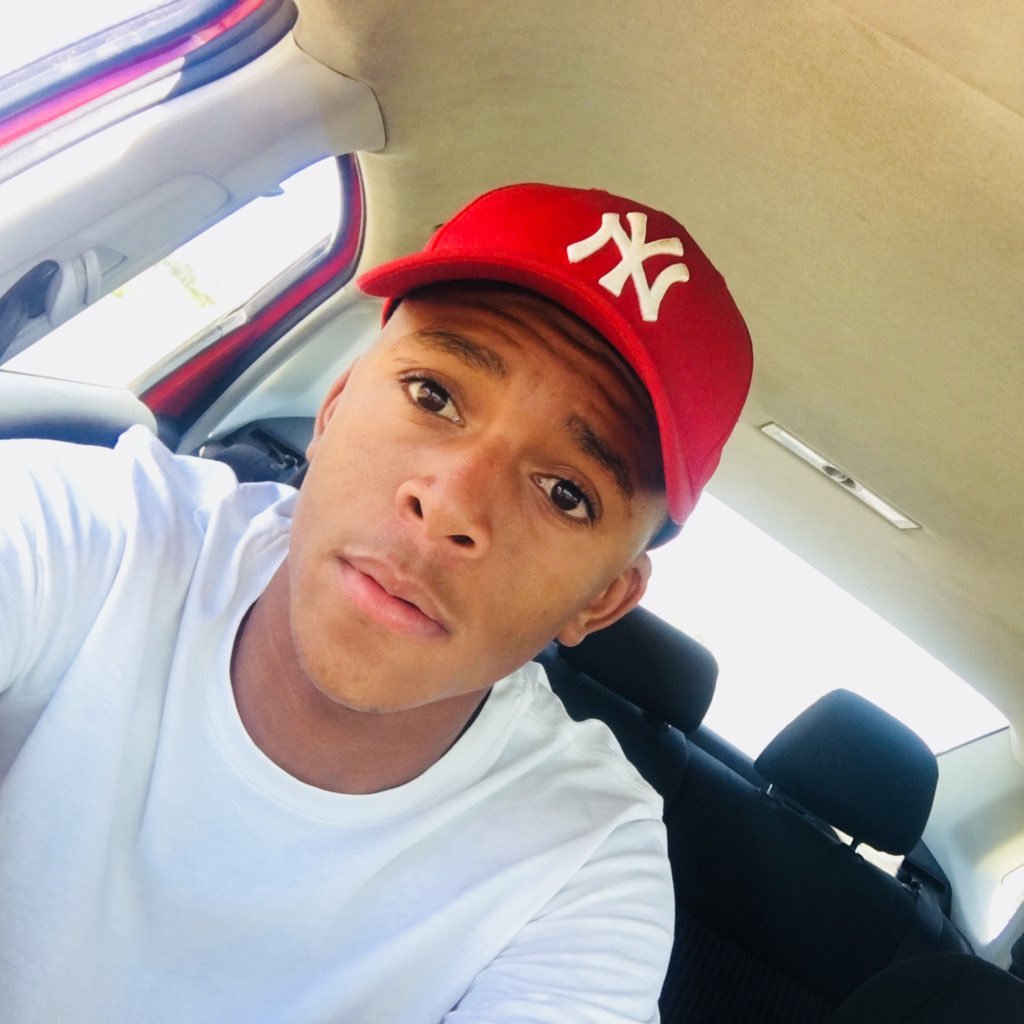 Iam_KaYGeee's profile picture. Don’t eat a Pie in my Car