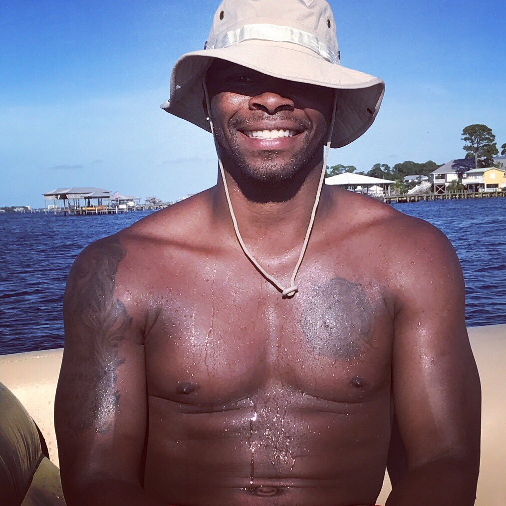 EstebanEnriqueE's profile picture. Don't believe the hype, I'm just a regular guy.