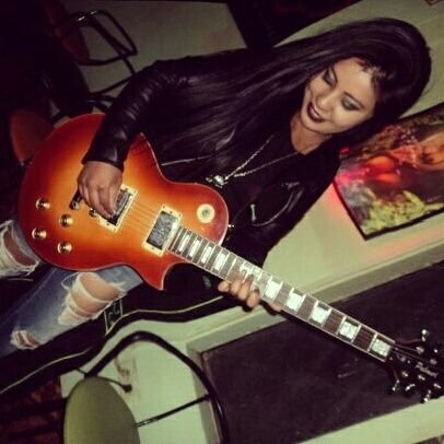 Facebook: karol Cevallos
instagram: karol Cevallos 
-El amor que das es el que recibes.