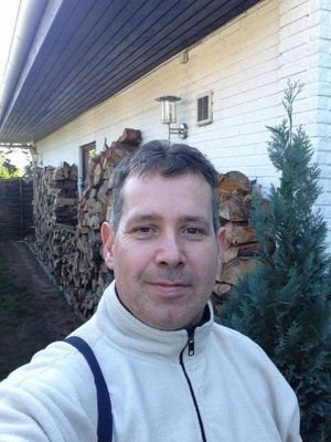 Jamesdesmond200's profile picture. 