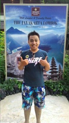 ZonaDeri's profile picture. Menjadi orang sukses