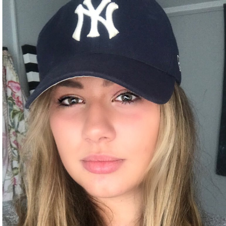 Chloe Kuhn Profile
