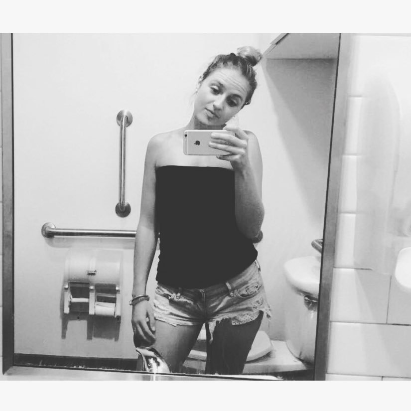 brook3nicole's profile picture. 