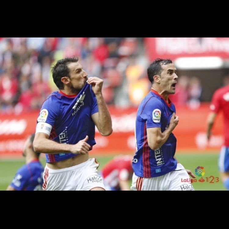 Más que mi corazón, me late tu escudo. Socio y accionista del Real Oviedo. Al cuore non si comanda