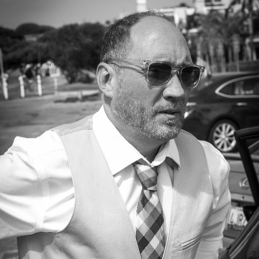 That guy, from that thing. Dad/Husband/Actor/Writer/Director https://t.co/tEwhAzxYgP… https://t.co/KHm6yO8AJI