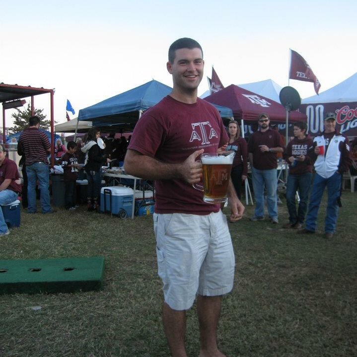 TravArnold's profile picture. 🤖🔫🖕🏿