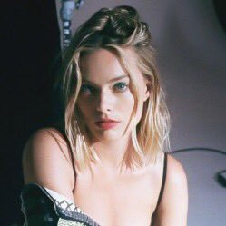 choskahyeons's profile picture. don't you think they're the same thing? love and attention?