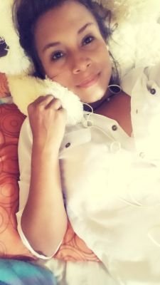 LulyArguello4's profile picture. Pensar en positivo... Jaja  especialmente creerme bonita 😂😂 es encerio  😐