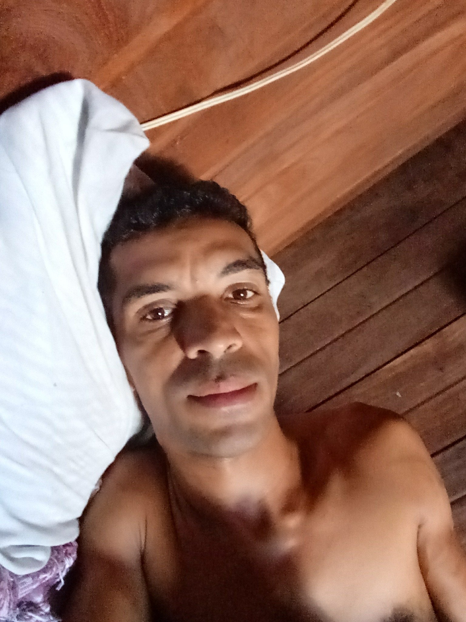 vivo para a busca ensersantemete por salvação da humanidade e da minha família e por isto vivo em adoração a grande Deus