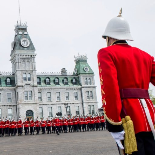 Royal Military College of Canada's Battlefield Tours - Chaque année, une vingtaine d'étudiants ont l'opportunité de participer à un tour des champs de bataille
