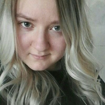 Laurey996's profile picture. Sometimes I binge tweet on Twitter, other times I forget it exists. Trainee Embryologist in an NHS fertility unit 😊