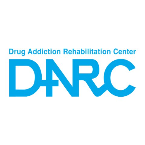 ダルクは「薬物依存症」という病気から回復して、社会復帰を目指すための民間のリハビリ施設です。創立者から現在のスタッフまで、ほぼ全員が薬物依存症の回復者で運営されています。