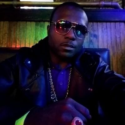 Til destruction do us part... welcome to Dinero's world