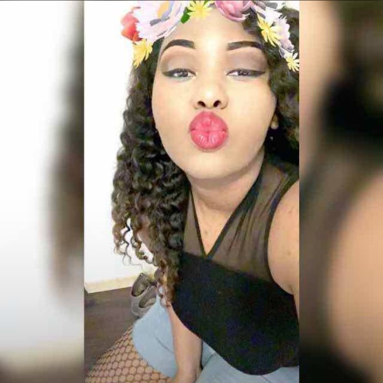I'm R.
#Team243 #MakeUpArtist #Model
Come on and see
Your Wife
Snapchat: La_gowB