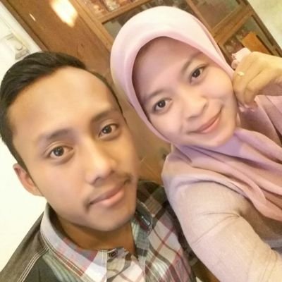 Jangan terpaku pada penyesalan masa lalu.
Jangan menatap masa depan dengan bimbang dan takut.
HIDUP adalah SAAT INI.