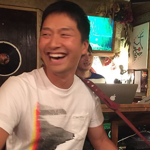 杉並区和田で育った2人が、2016年2月に結成。高円寺や新宿や恵比寿のBar、堀之内の妙法寺、地元和田のお祭りなど何処にでも出現する音楽ユニット、ワダノヒトのギター&ヴォーカルのヒト。 。。。 →https://t.co/I9rtTj9mHT