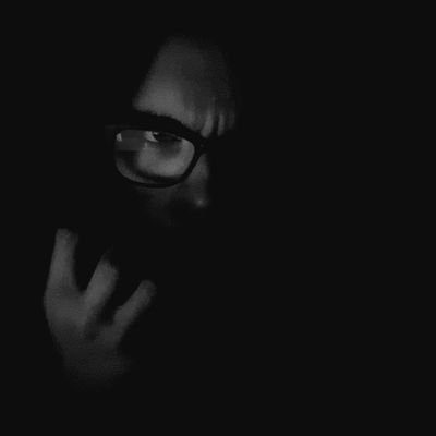 RandomStuffff_'s profile picture. I play bass.