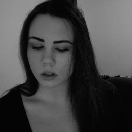 juliaparker1882's profile picture. 