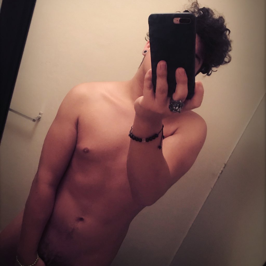 Instagram: https://t.co/QJJpCu0WVG |Vine: JozzGilinsky|Ask: https://t.co/dsMJzQqbPr |SnapChat: jozzmalik0121 | Add Me !!