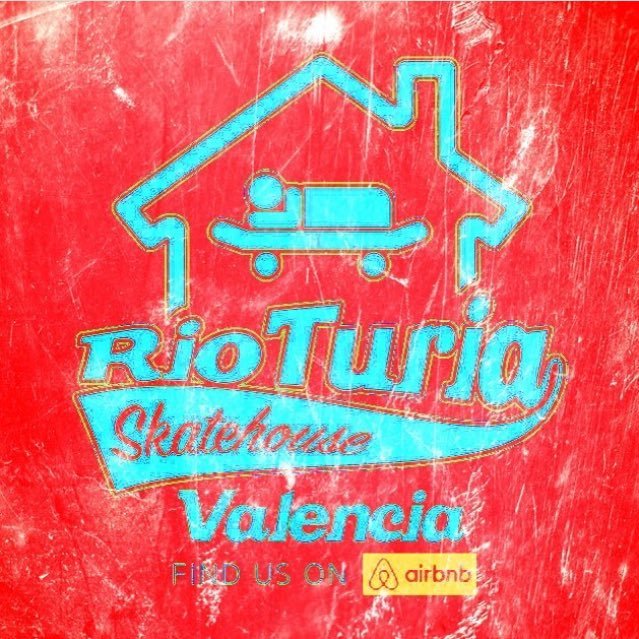 The perfect flat in Valencia for skateboarding lovers. Book now on #Airbnb 🛌x5+2