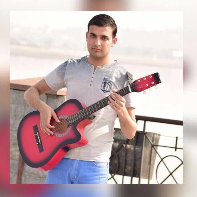 sherimalik15's profile picture. 