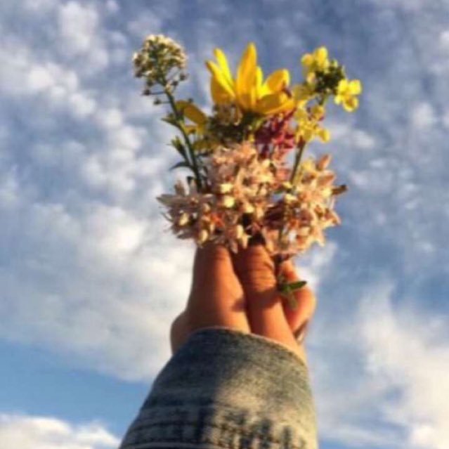 gBiVcsuqmsiY1m0's profile picture. 